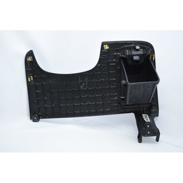 Moldura Porta Treco Inferior Painel Motorista Gm Tracker 1.4