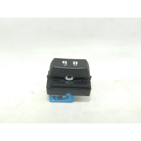 Botão Trava Eletrica Dianteiro Direito Gm Tracker 1.4 Turbo