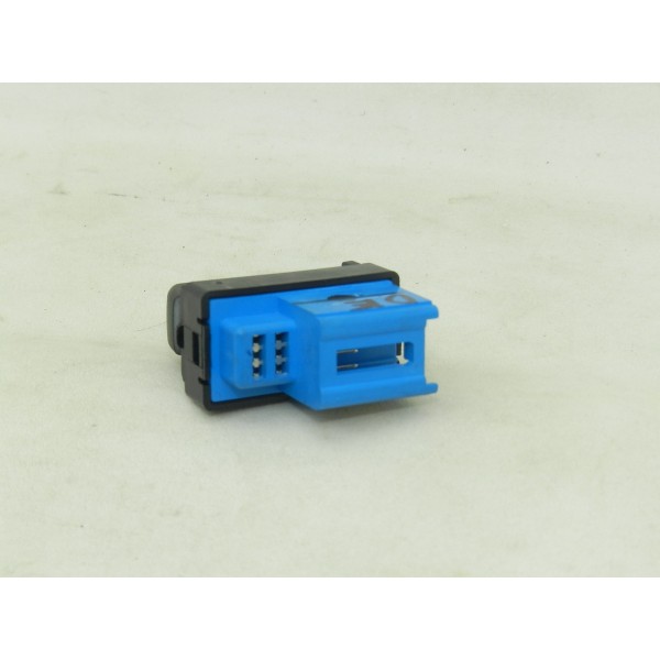 Botão Trava Eletrica Dianteiro Motorista Gm Tracker 1.4