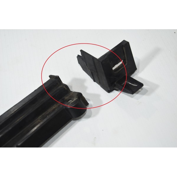 Suporte Da Grelha Com Borracha Peugeot 3008 1.6 2011 Descri