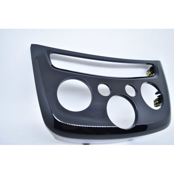 Moldura Black Piano Comando Ar Condicioando Tracker 17/18