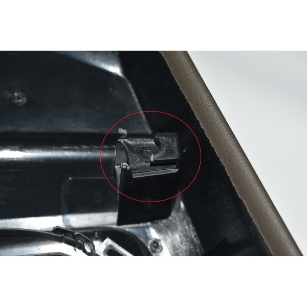 Forro De Porta Dianteiro Esquerdo Audi Q3 2.0 Tfsi Descrição