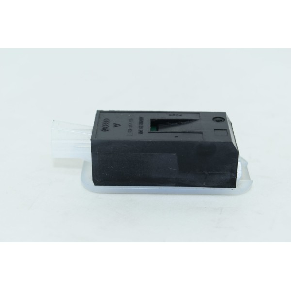 Luz Cortesia Painel Dianteira Direita Audi Q3 2.0 Tfsi 14
