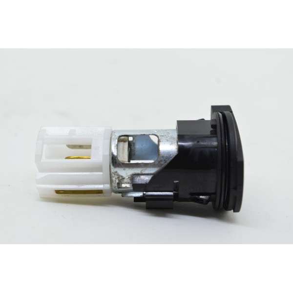 Tomada 12v Peugeot 3008 1.6 Thp 12/17