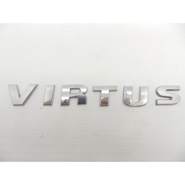 Escrito Virtus Tampa Traseira Vw Virtus Tsi 1.0
